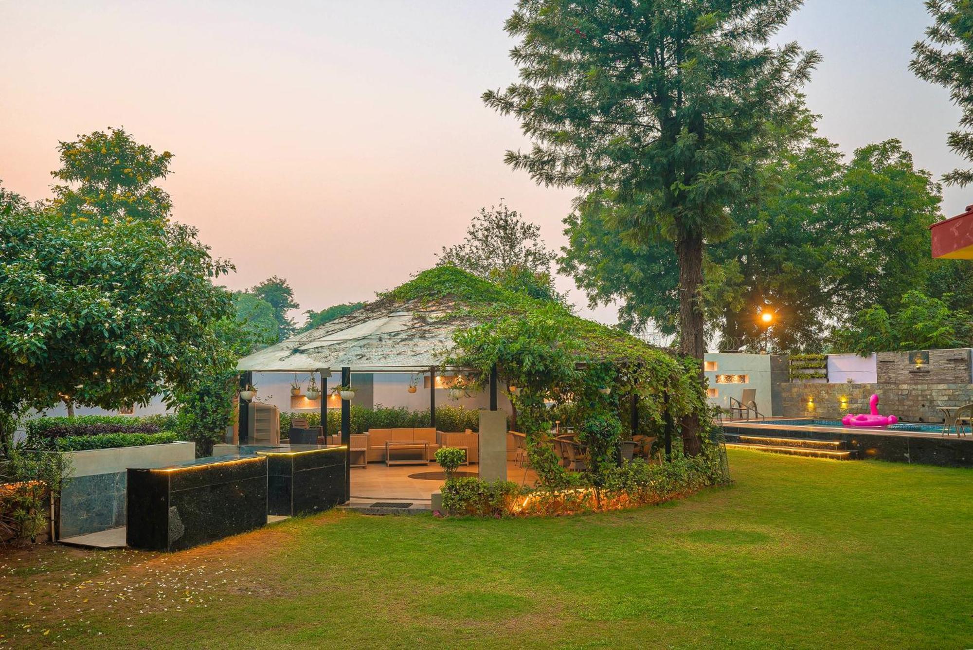 Farm The Retreat - With Private Pool Villa Manesar Buitenkant foto