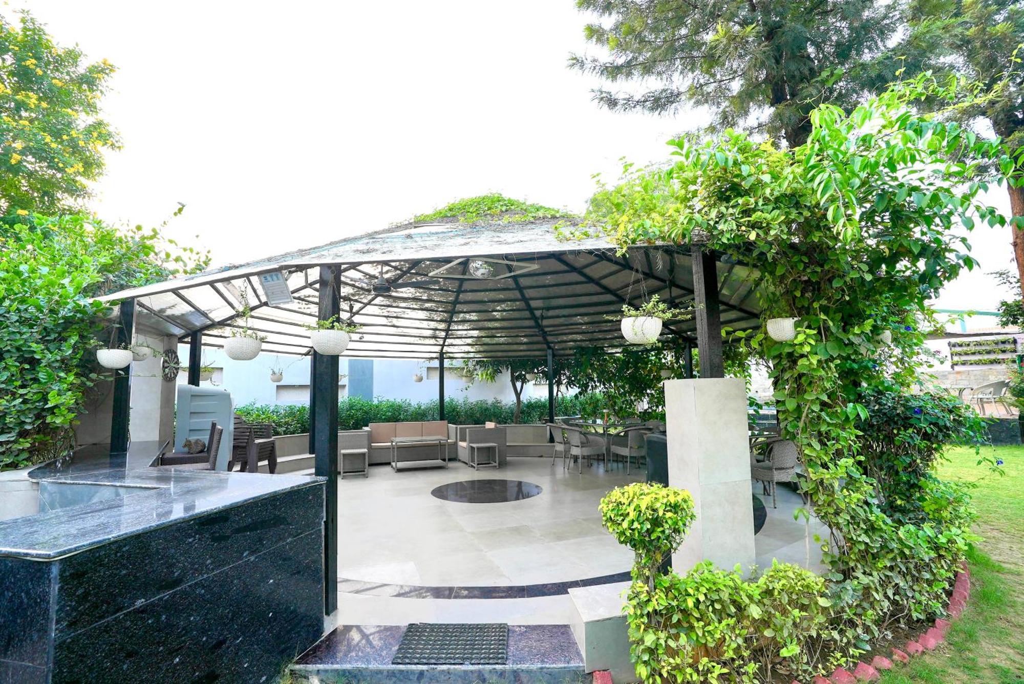 Farm The Retreat - With Private Pool Villa Manesar Buitenkant foto