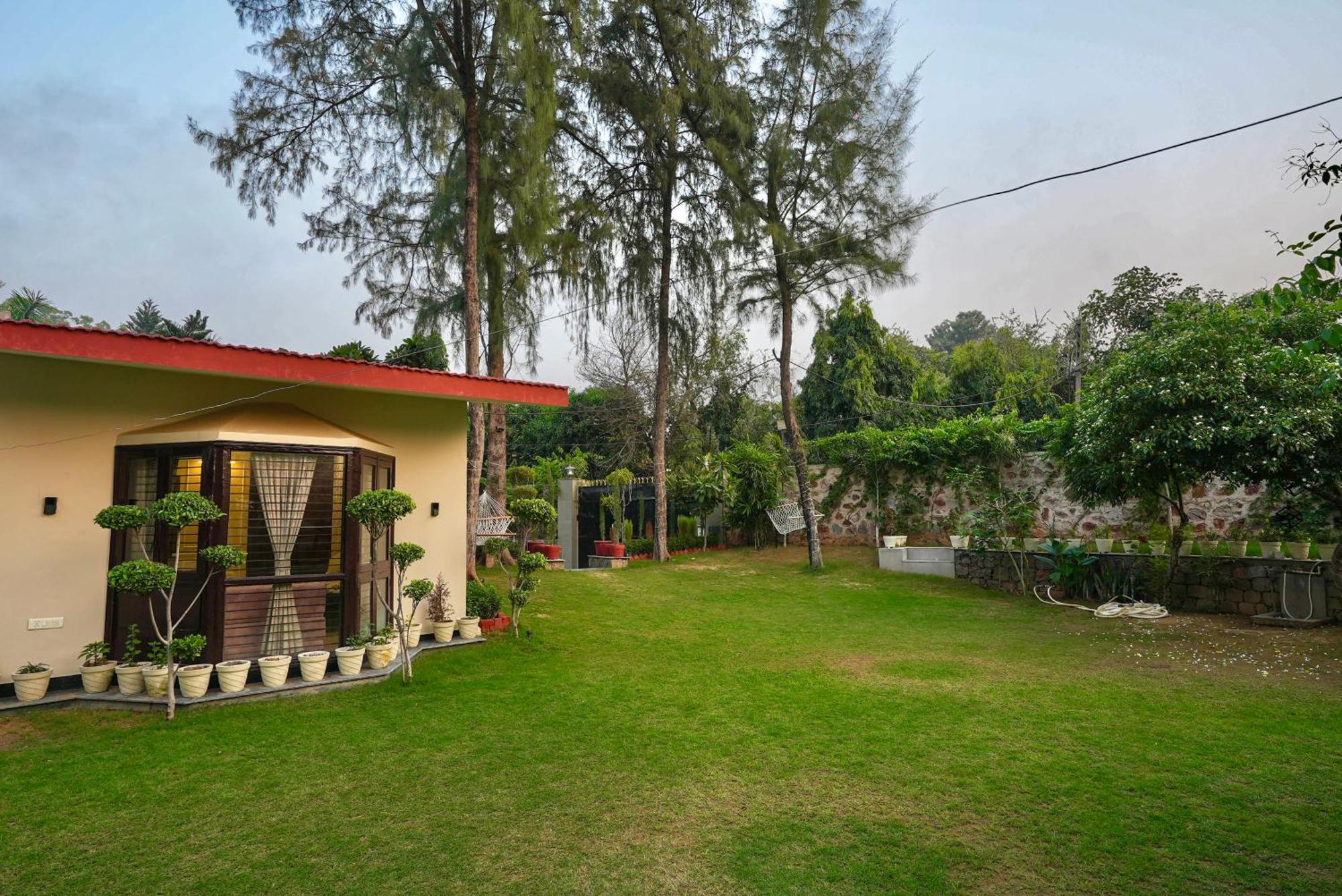 Farm The Retreat - With Private Pool Villa Manesar Buitenkant foto