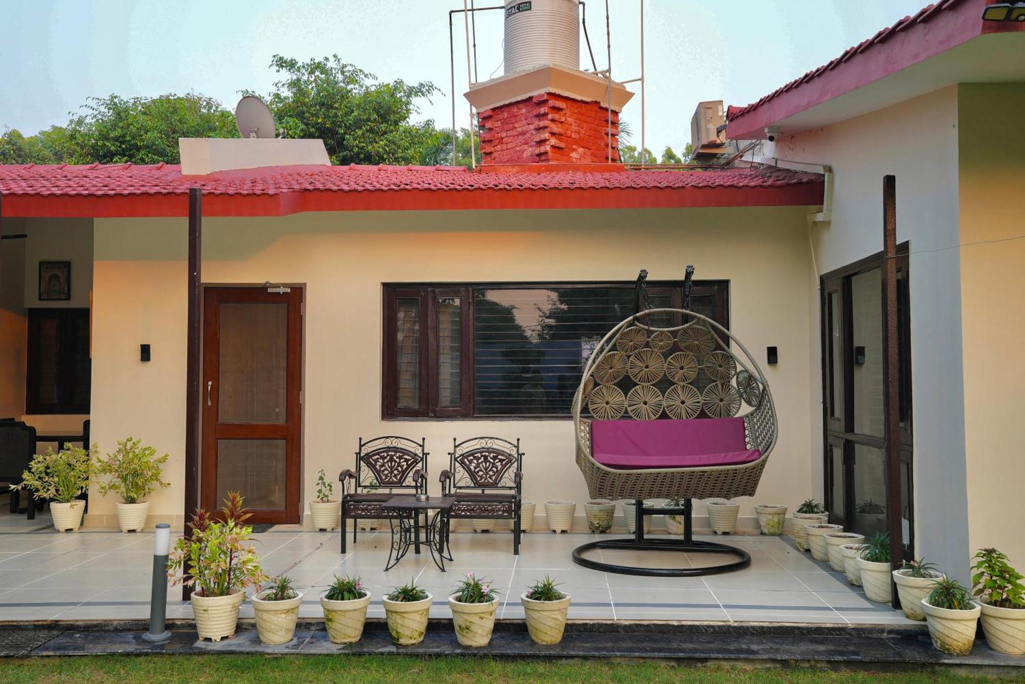 Farm The Retreat - With Private Pool Villa Manesar Buitenkant foto