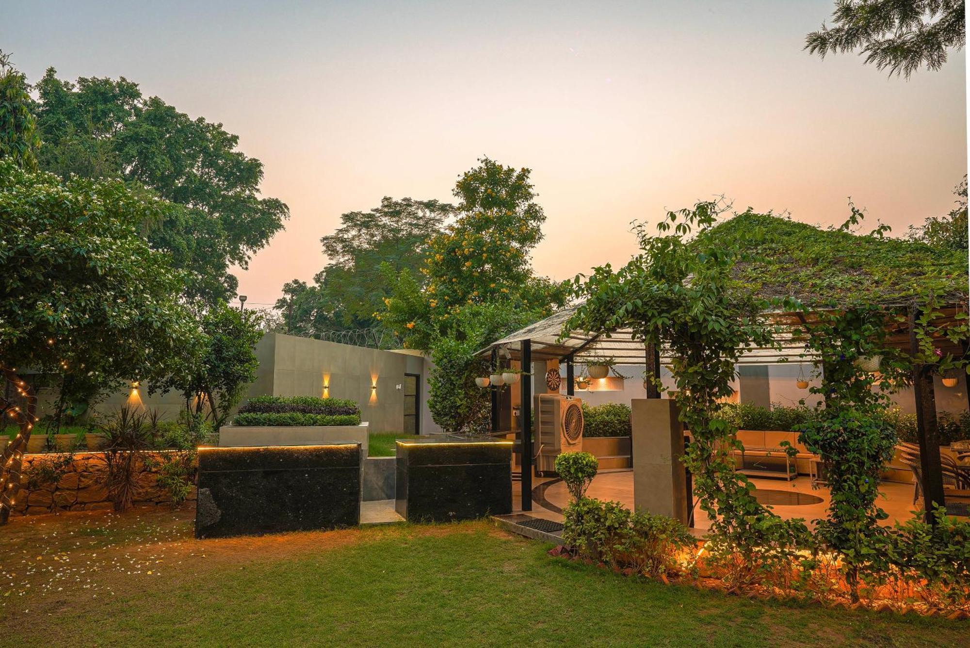 Farm The Retreat - With Private Pool Villa Manesar Buitenkant foto
