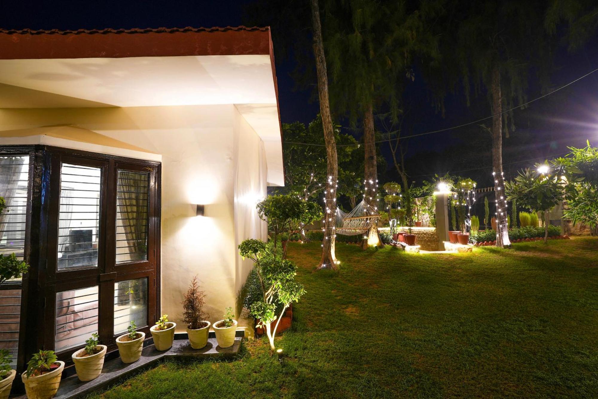 Farm The Retreat - With Private Pool Villa Manesar Buitenkant foto