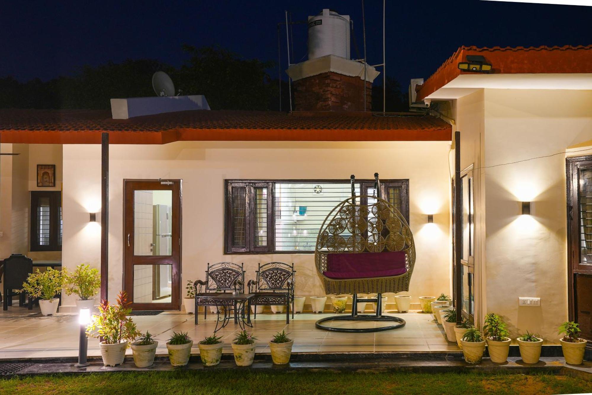 Farm The Retreat - With Private Pool Villa Manesar Buitenkant foto