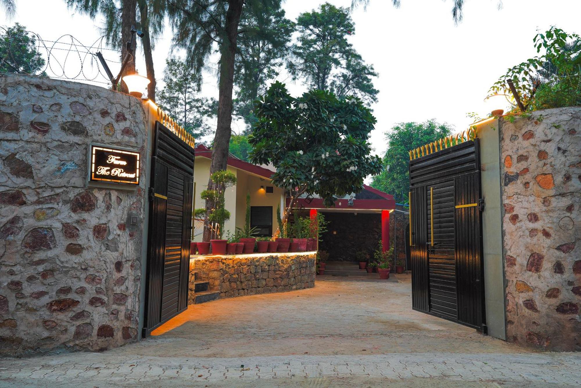 Farm The Retreat - With Private Pool Villa Manesar Buitenkant foto