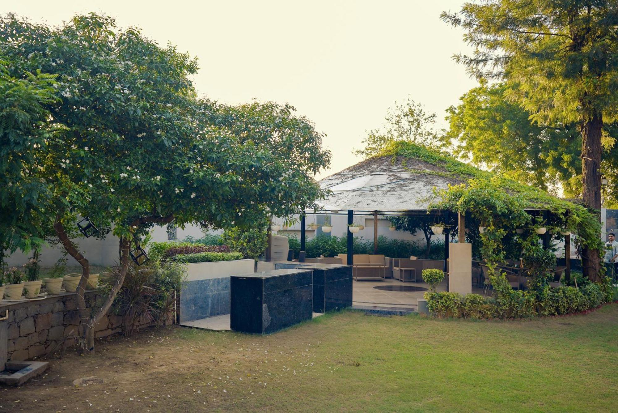 Farm The Retreat - With Private Pool Villa Manesar Buitenkant foto