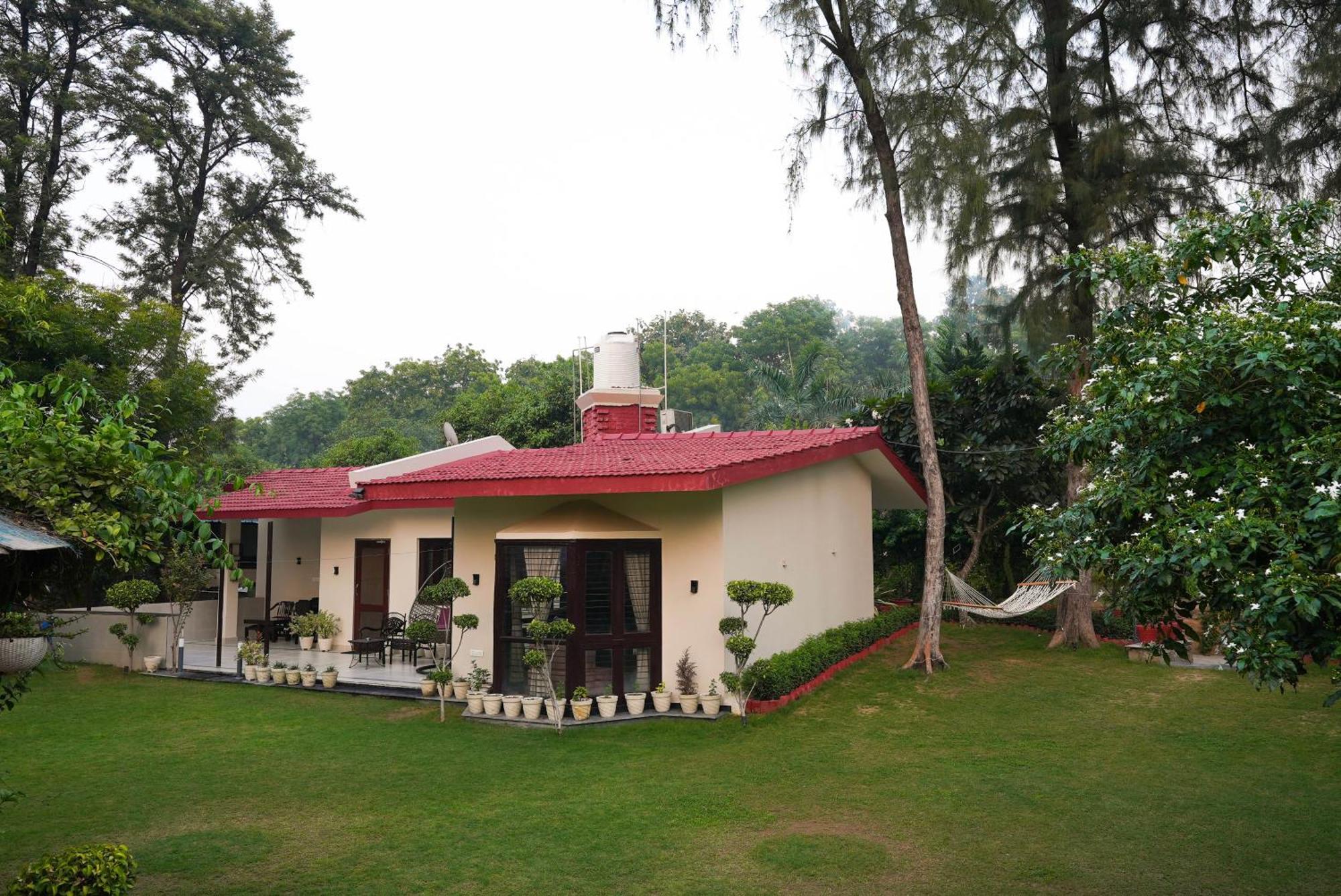Farm The Retreat - With Private Pool Villa Manesar Buitenkant foto